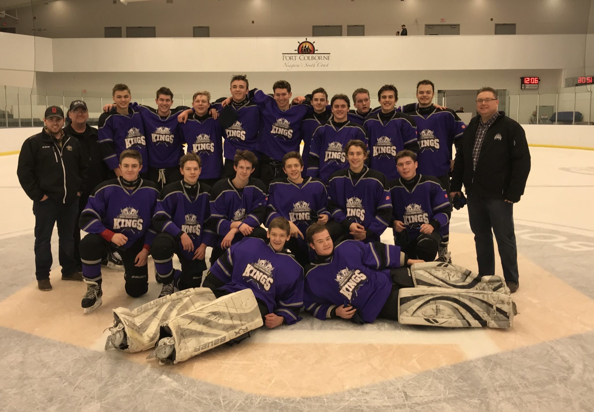 <p>FOR EVERY KING, A CROWN- The Ainsworth Funeral Home Midget BB Kings were winners at the 2017 Teeder Kennedy Classic in Port Colborne this weekend.<br />
(Submitted Photo)</p>

