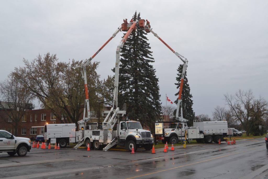 <p>LIGHTING UP YOU LIFE- Work crews string lights at Prince Edward County Memorial Hospital on Saturday. (Jason Parks/Gazette Staff)</p>
