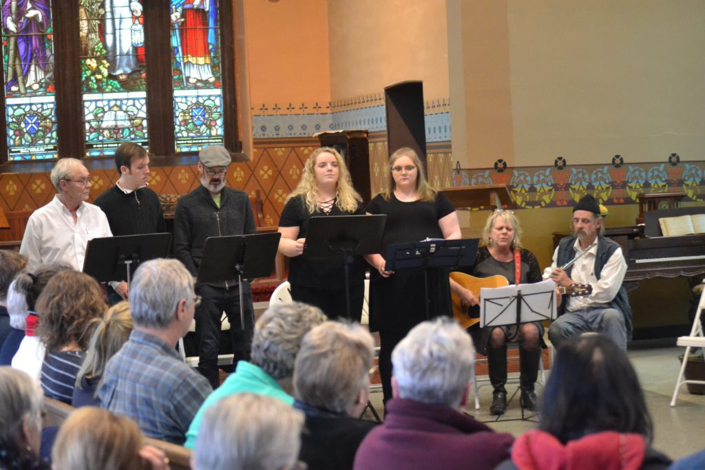 <p>MAGNIFICENT MINERVA- Local actors (From Left) Bill McMahon, Jacob Dey, Pat Larkin, Codie Goodman and Cori Goodman were part of Suzanne Pasternak’s cast at the reading of Minerva on Monday at Macaulay Museum. Also  included in the cast was (right) Alec Lunn. (Jason Parks/ Gazette Staff)</p>
