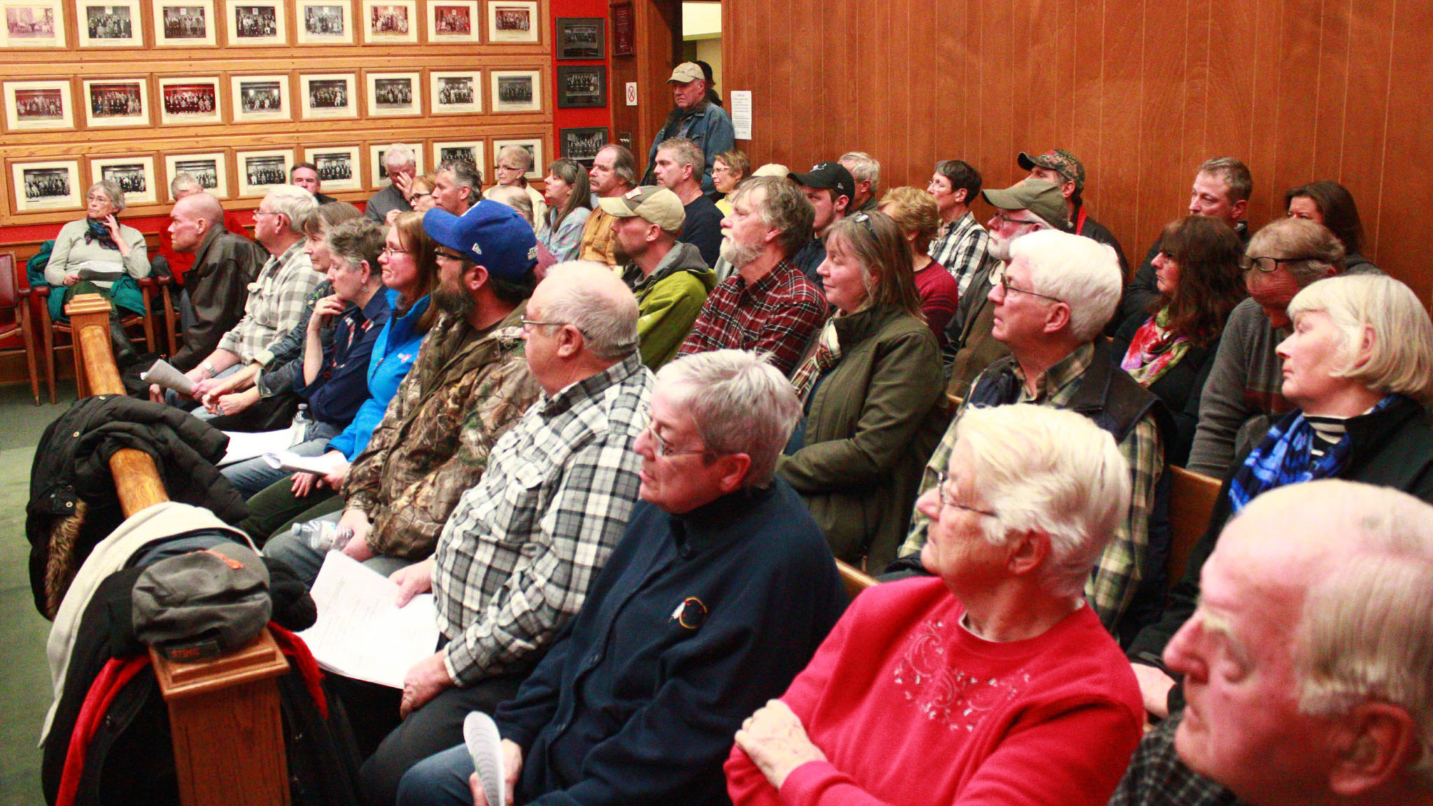 <p>A large crowd looked on as council discussed the issue at Shire Hall on Tuesday. (Chad Ibbotson/Gazette staff)</p>
