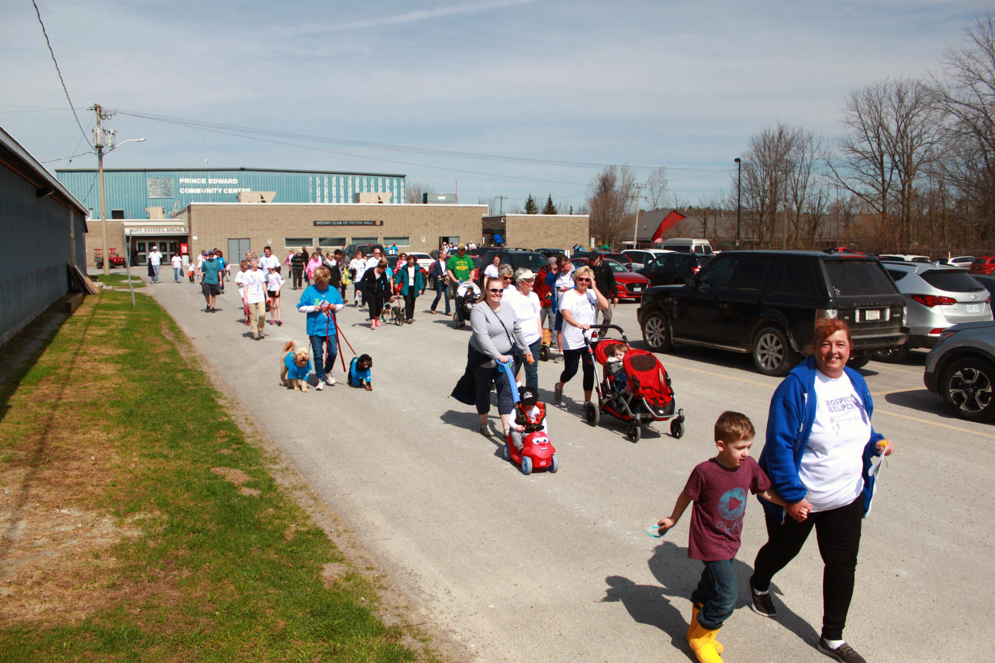 <p>Hikers begin either five or two-kilometre routes during the seventh annual Hike for Hospice at the Prince Edward Community Centre on Sunday. (Chad Ibbotson/Gazette staff)</p>
