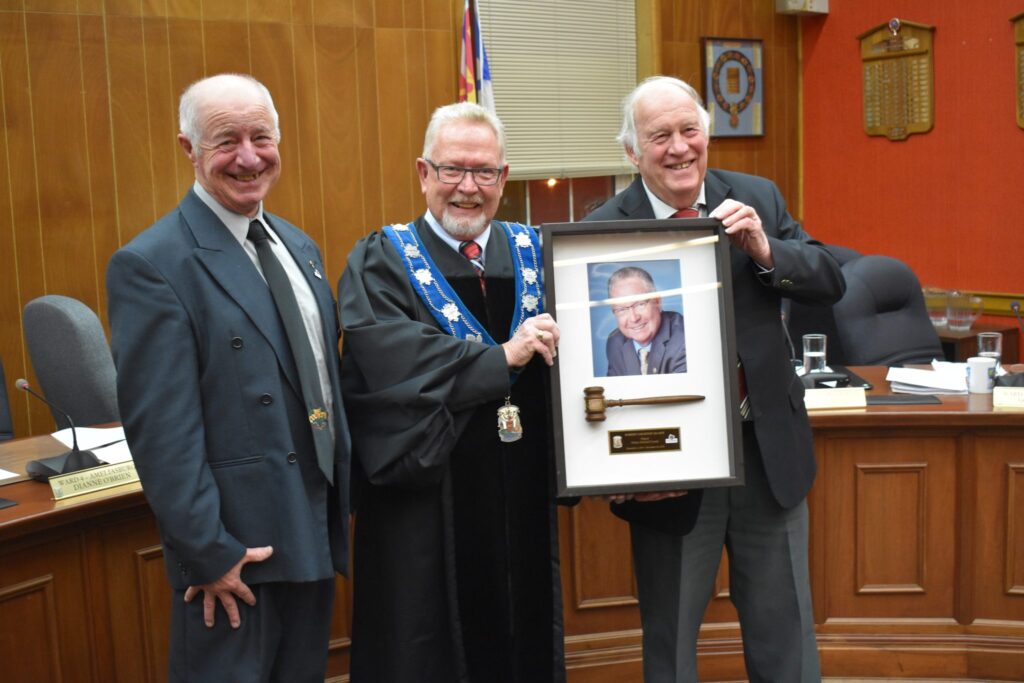 <p>SO LONG AND FAREWELL- Councillors Jim Dunlop and Barry Turpin present Mayor Robert Quaiff with a framed picture and gavel at Tuesday night’s final council meeting of the current term. (Jason Parks/Gazette Staff)</p>
