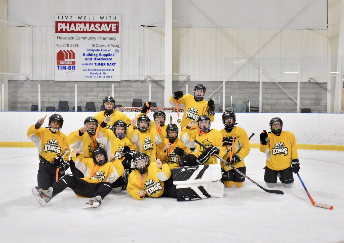 <p>The Prince Edward County Minor Hockey Association Local League Pee Wee Kinsmen Kings celebrate their tournament victory in Havelock Nov. 3, 2018.(Photo by Kelly Taylor)</p>
