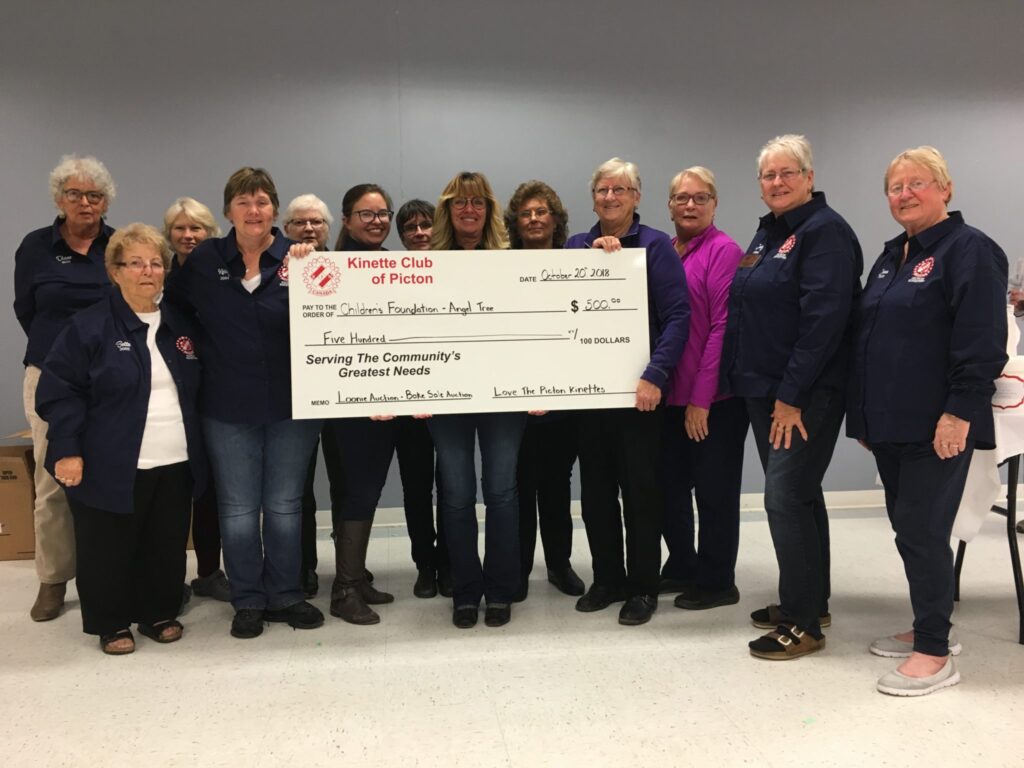 <p>A GOOD START- Members of the Kinette Club of Picton present Susan Rose, fourth from right, $500 to kick off the 2018 Angel Tree campaign. (Submitted Photo)</p>
