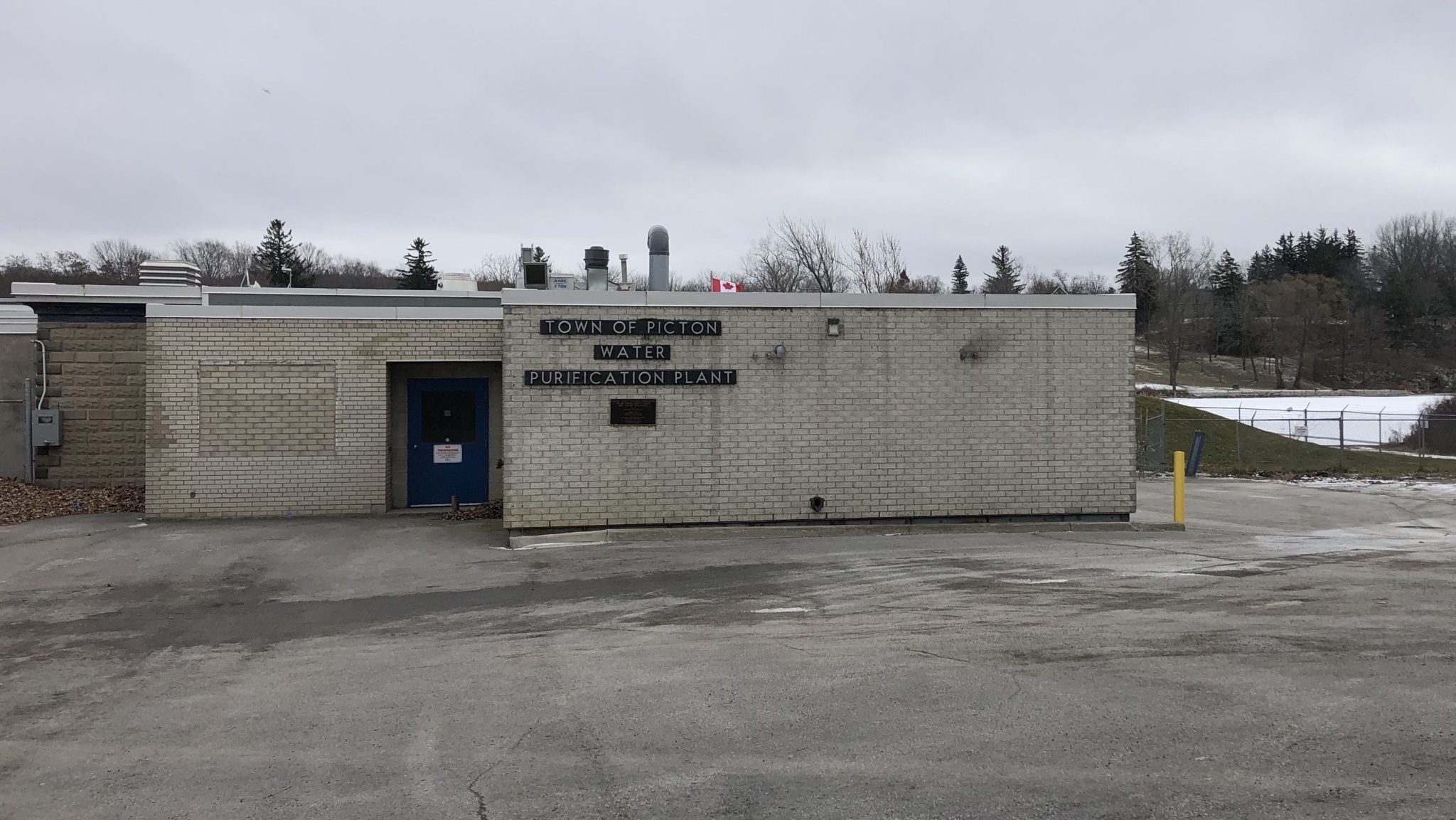 <p>The Picton Water Purification plant on Spencer St. (Jason Parks/Gazette Staff)</p>
