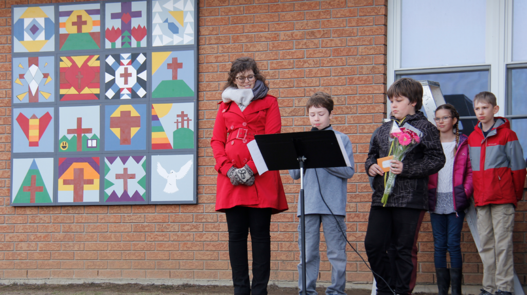 <p>QUILTED TOGETHER – Jessica Carney-Hoornweg’s Grade 4/5 class at Sonrise Christian Academy completed their barn quilt project on Thursday with the help of the Prince Edward County Barn Quilt Society. (Desirée Decoste for the Gazette)</p>
