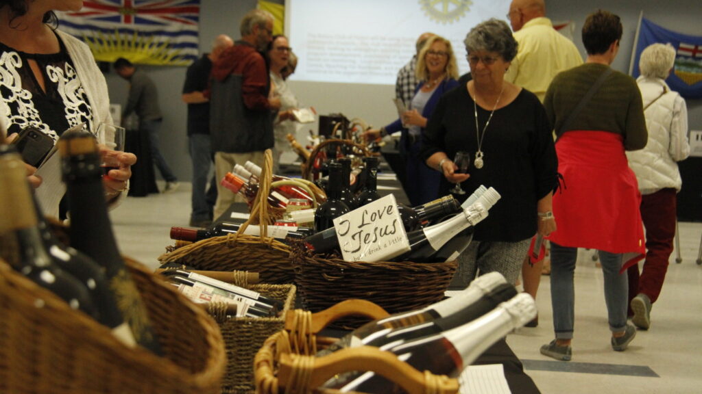 <p>GETTING CORKED- Baskets featuring wine from all over Canada were part of the silent auction prizes at the 12th annual Uncorked Canada event at the Rotary Club of Picton Hall on Saturday. (Desirée Decoste/Gazette Staff)</p>
