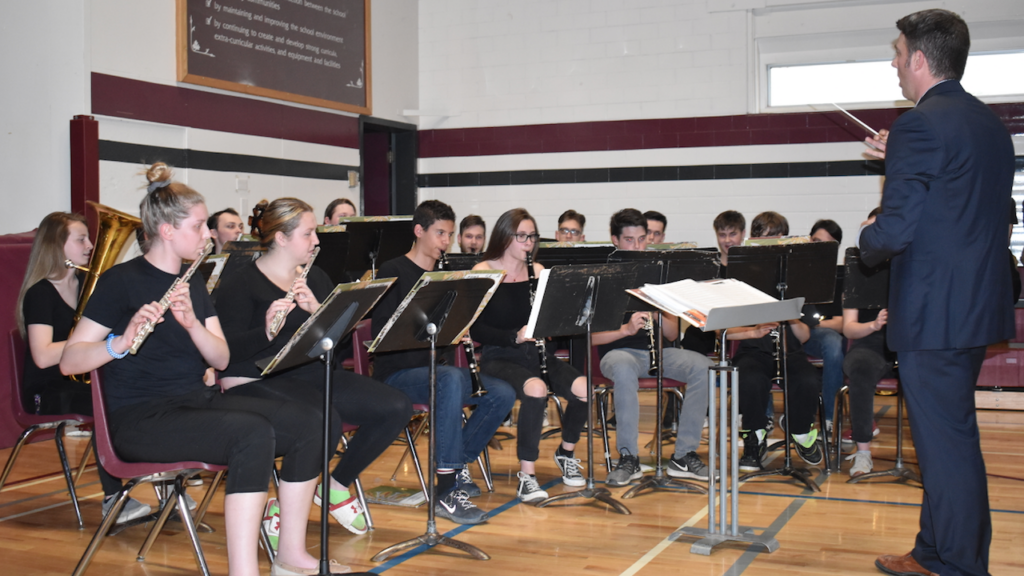 <p>BEFORE THE SHOW – Andrew Cranshaw’s music class rehearses before their show at the spring 2019 PECI Arts Night Showcase commences. (Sarah Williams/Gazette Staff)</p>
