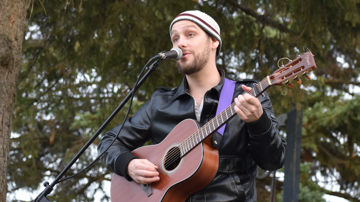 <p>Local performing artist Jordan Thomas performs at the &#8216;Hick or Treat&#8217; event supporting The County Food Hub and Raising a Village in Northport Saturday. (Sarah Williams/Gazette Staff) </p>
