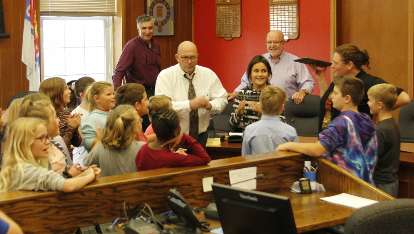 <p>HANGING OUT AT THE HALL- (From left) Councillor Ernie Margetson, Mayor Steve Ferguson, Councillors John Hirsch and Kate MacNaughton entertain Grade 5 students at Shire Hall on Thursday. (Desirée Decoste/Gazette Staff)</p>
