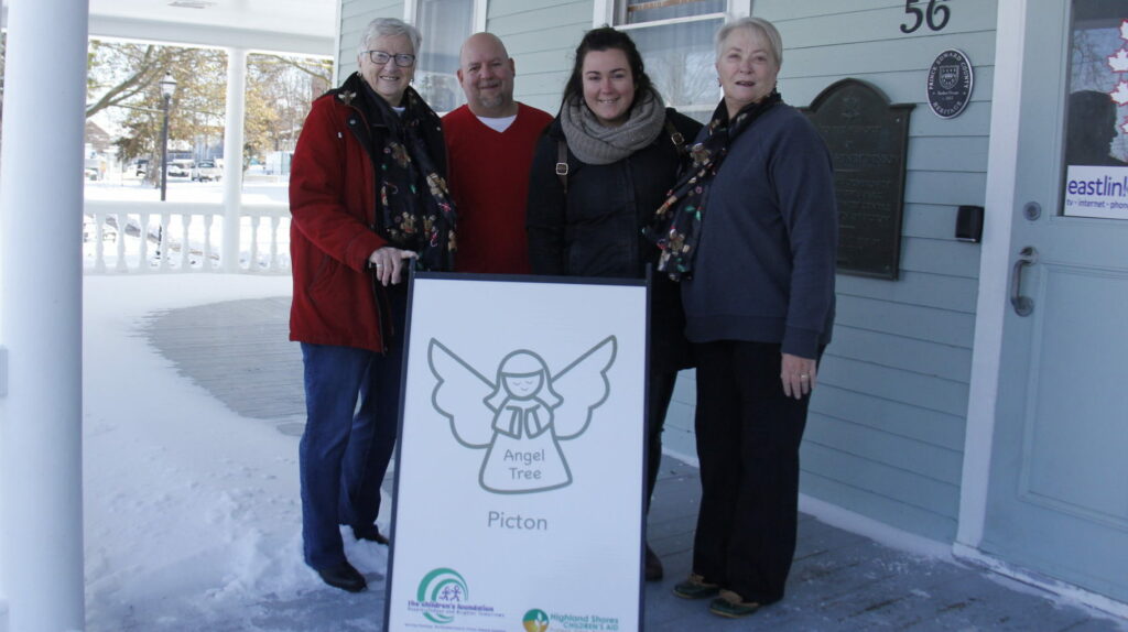 <p>ANGEL TIME – (From Left) Angel Tree co-ordinator Sue Rose, volunteer Scott Whitleock, Kate Anderson of The Children’s Foundation and volunteer Rozanna MacInnes at Tuesday’s office opening. (Desirée Decoste/Gazette Staff)</p>
