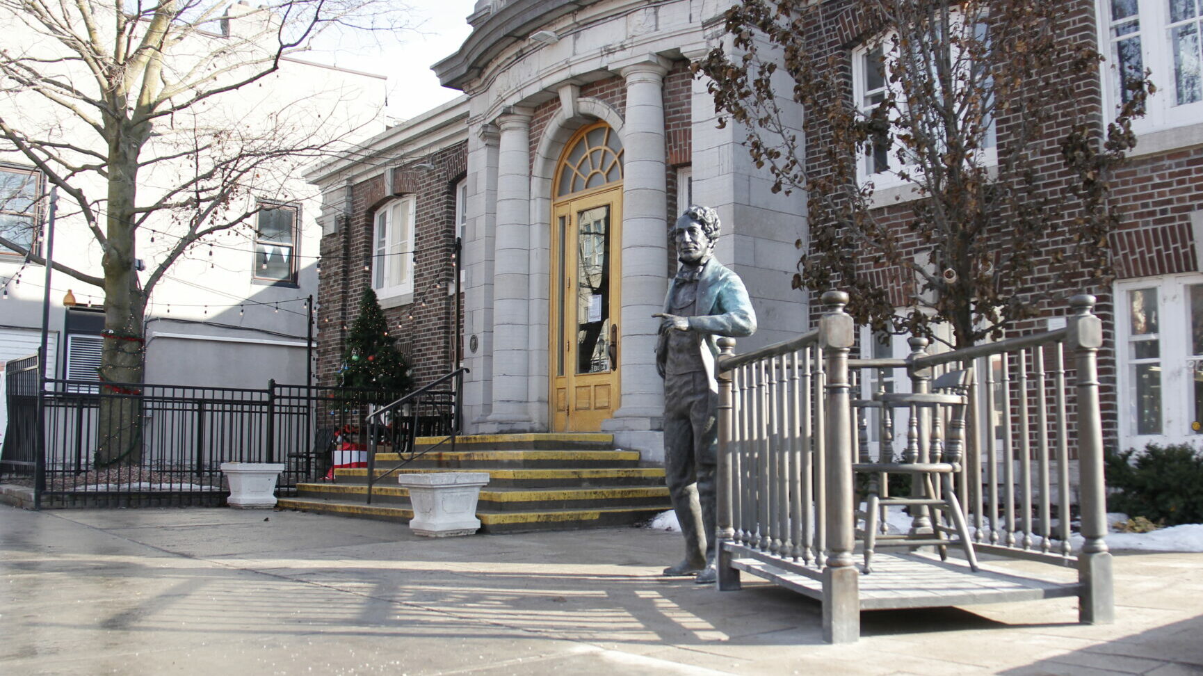 <p>BEFORE THE COURT OF PUBLIC INPUT- Rose Abernathy’s Holding Court at the front of the Picton Library. (Desirée Decoste/Gazette Staff)</p>
