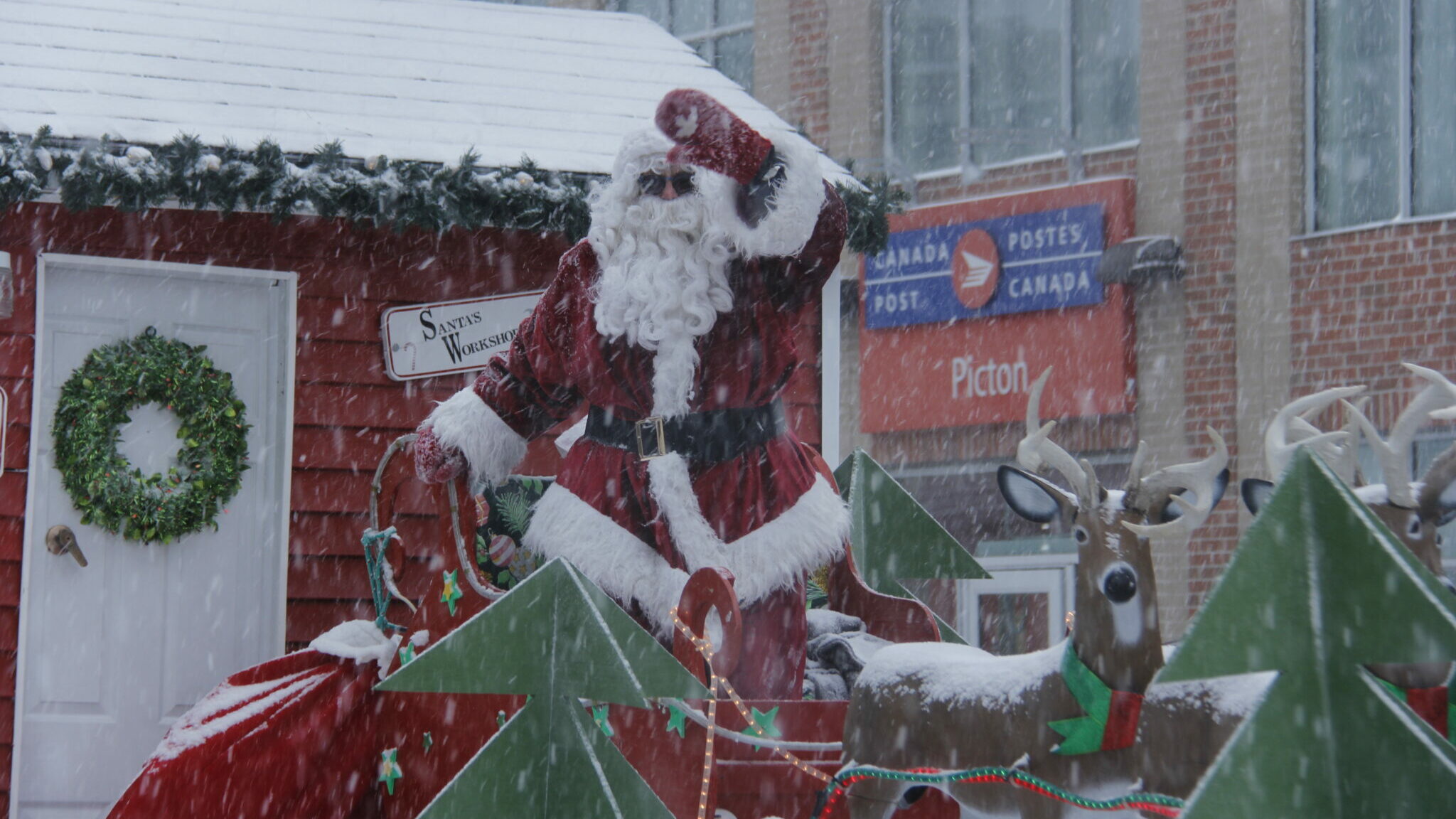 <p>Picton&#8217;s annual Santa Claus parade.<br />
(Desirée Decoste/Gazette Staff)</p>

