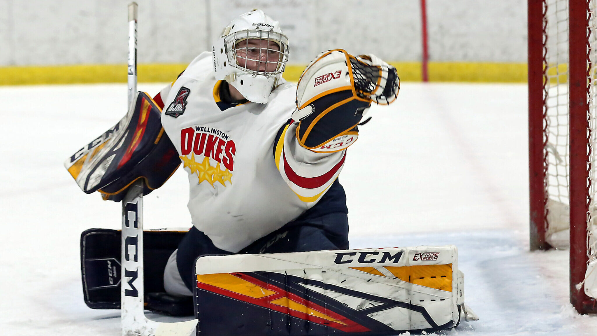 <p>UNDER SIEGE- Wellington Duke netminder Matthew Dunsmoor faced 53 shots during his club&#8217;s 4-1 loss to the visiting Trenton Golden Hawks Friday night at Lehigh Arena.<br />
(Ed McPherson / OJHL Images)</p>
