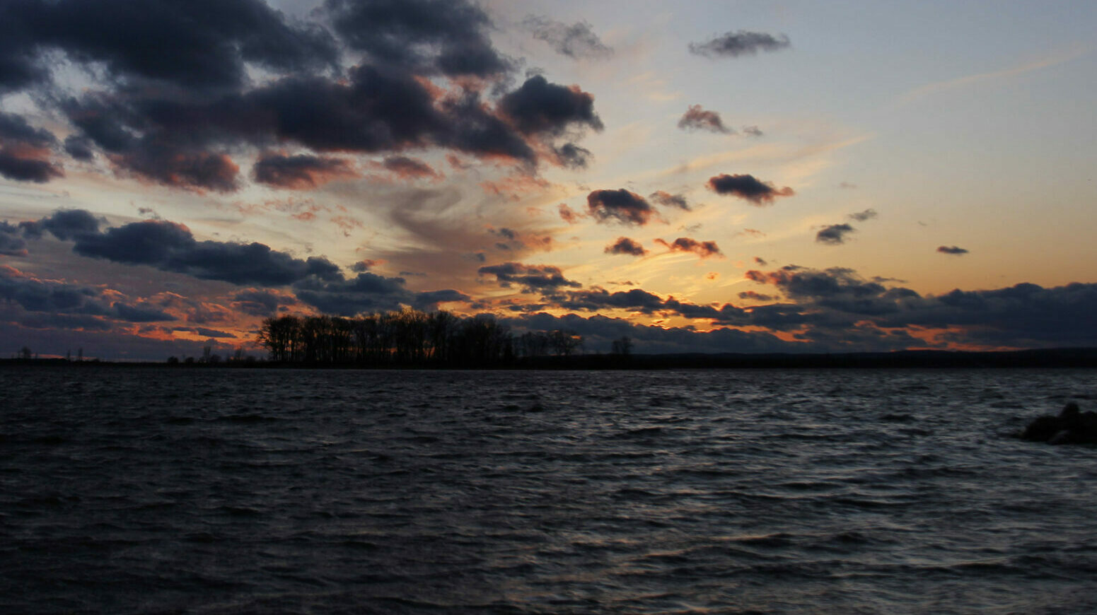 <p>Sunset on Wellers Bay. (Desirée Decoste/Gazette Staff)</p>
