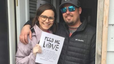 <p>FEED ME LOVE- (L-R) Erin Kimble and AJ Johnston are the faces behind the free food project. (Submitted photo)</p>
