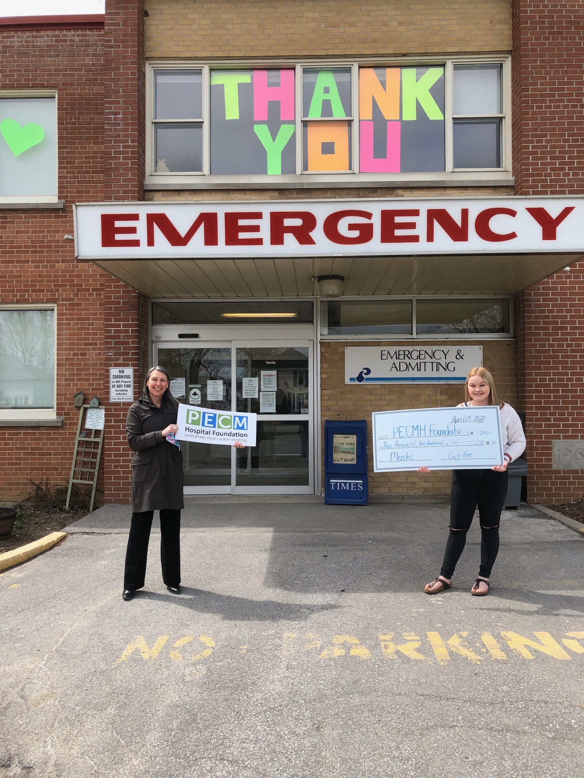 <p>SEWING MACHINE Prince Edward County Memorial Hospital Foundation Executive Director Shannon Coull and Picton’s Cody-Rae Fowler celebrate the latter’s $3,210 donation to the Foundation’s Back-the-Build campaign. (Submitted photo)</p>
