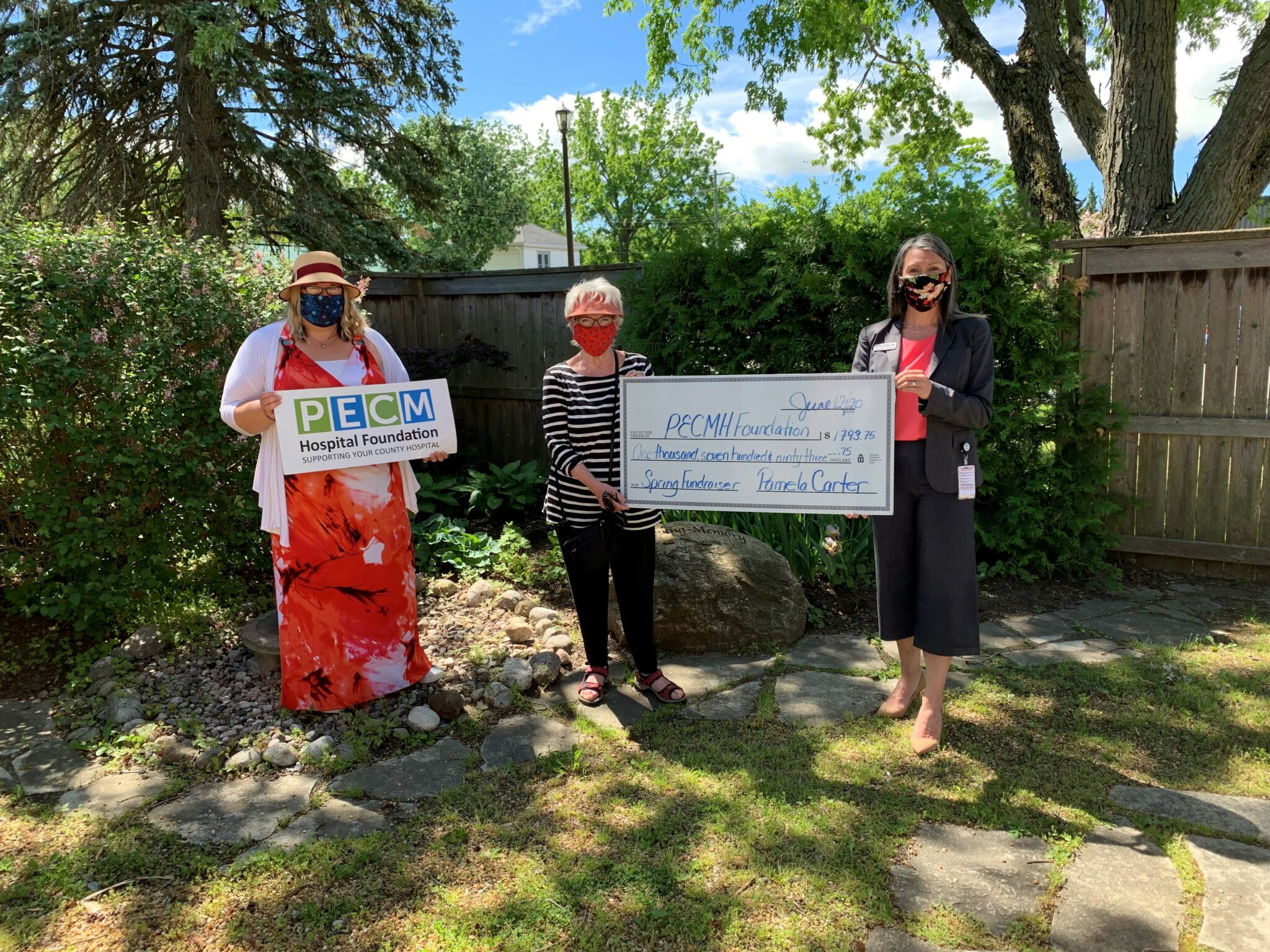 <p>A STUNNING DONATION (From Left) Briar Boyce, senior development officer for PECMH Foundation, Pamela Carter and Shannon Coull, executive director of the PECMH Foundation at a recent cheque presentation. Proceeds from Carter’s art were donated to the Foundation for the purchase of capital medical equipment.<br />
(Submitted Photo/Sue Vincent)</p>
