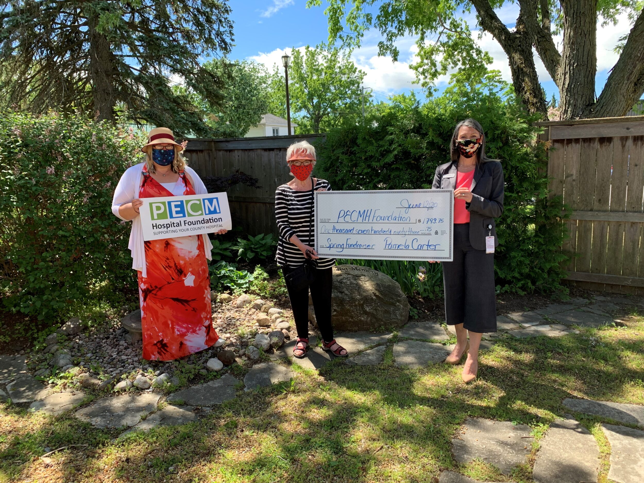 <p>A STUNNING DONATION (From Left) Briar Boyce, senior development officer for PECMH Foundation, Pamela Carter and Shannon Coull, executive director of the PECMH Foundation at a recent cheque presentation. Proceeds from Carter’s art were donated to the Foundation for the purchase of capital medical equipment.<br />
(Submitted Photo/Sue Vincent)</p>
