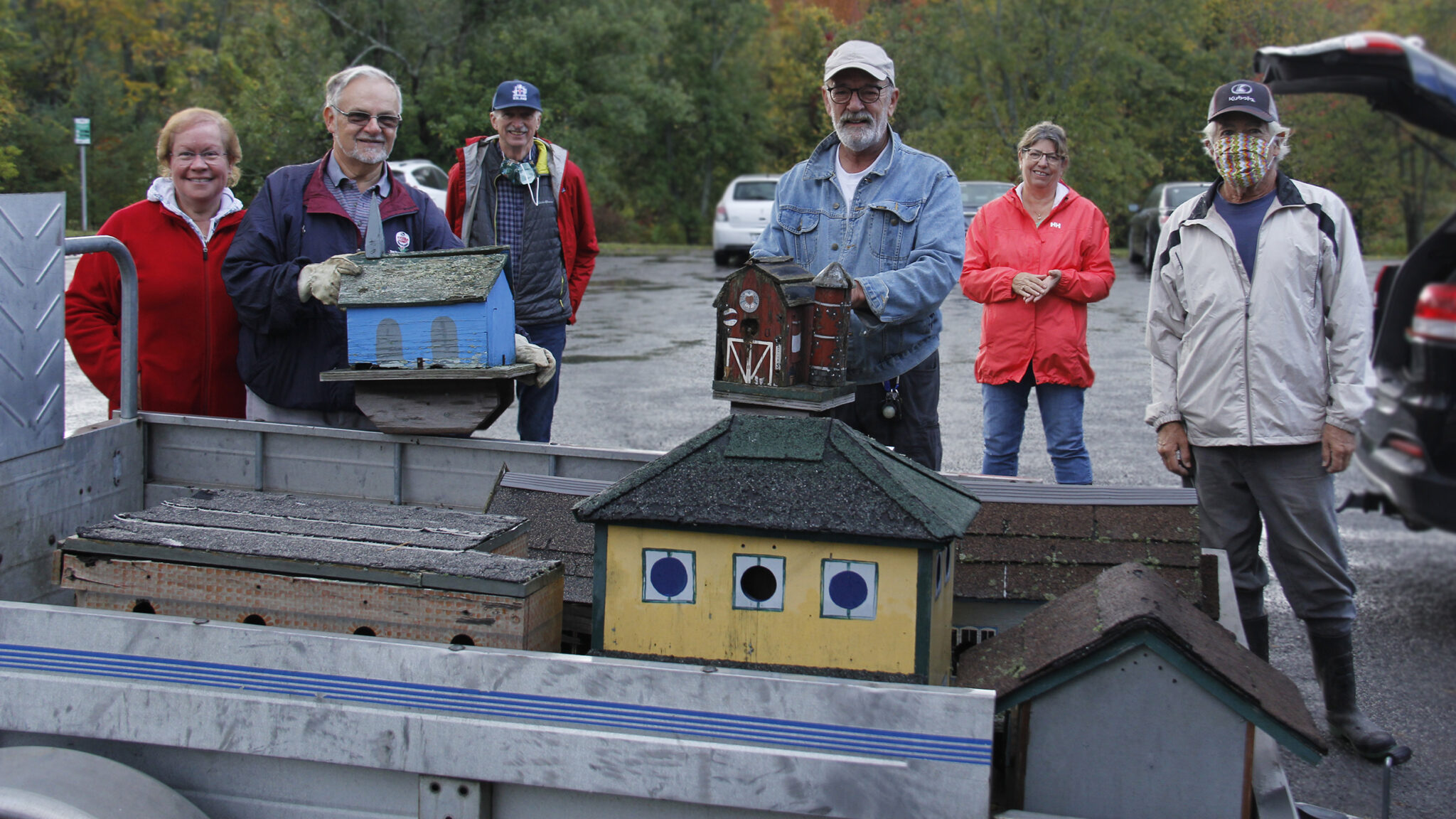 <p>Volunteers hoping to restore birdhouses for Birdhouse City. (Desirée Decoste/Gazette Staff)</p>
