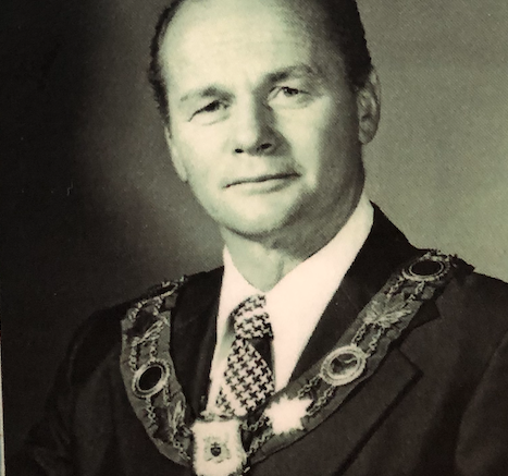 <p>Keith Ostrander MacDonald 7/18/27-2/27/21</p>
