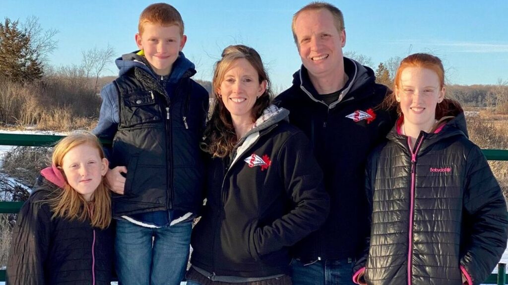 <p>Jasen and Doreen Kuipers with their children (From left) Courtney, Jayden and Meaghan. The Kuipers family and their Kuipercrest Holstein dairy operation were awarded a Holstein Canada Master Breeder Shield award for 2020. (Submitted Photo)</p>
