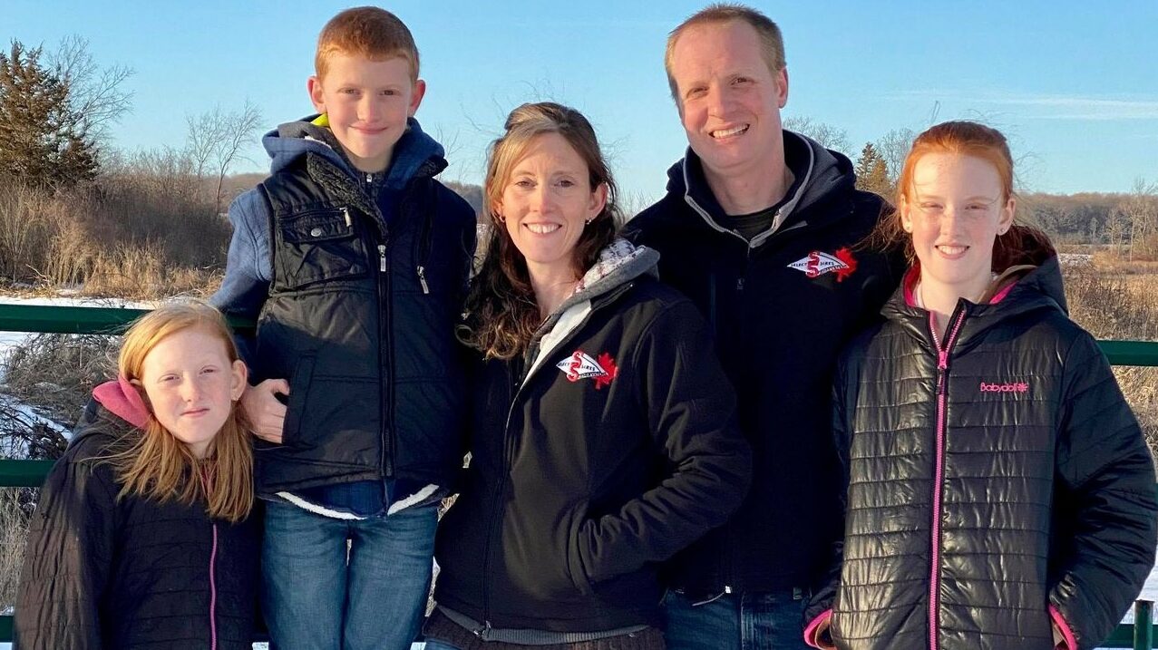 <p>Jasen and Doreen Kuipers with their children (From left) Courtney, Jayden and Meaghan. The Kuipers family and their Kuipercrest Holstein dairy operation were awarded a Holstein Canada Master Breeder Shield award for 2020. (Submitted Photo)</p>
