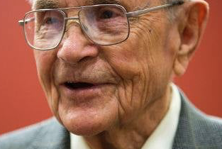 <p>James (Jim) Thompson December 18,1926 &#8211; May 13, 2021</p>
