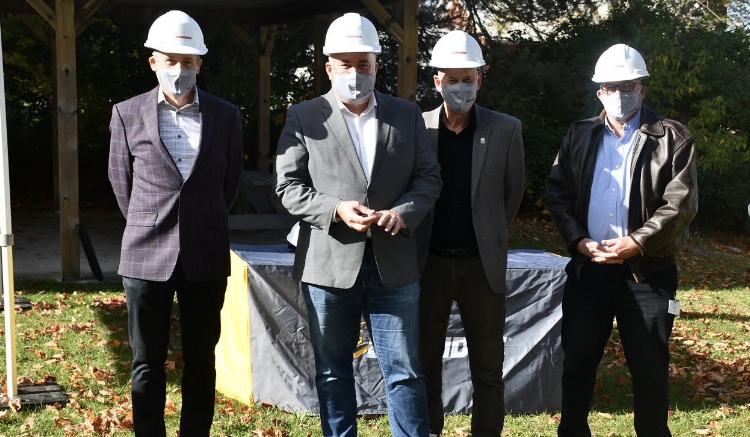 <p>Enbridge VP Jim Sanders, Bay of Quinte MPP and Energy Minister Todd Smith, Mayor Steve Ferguson and councillor Jamie Forrester at Monday’s announcement. (Submitted Photo)</p>
