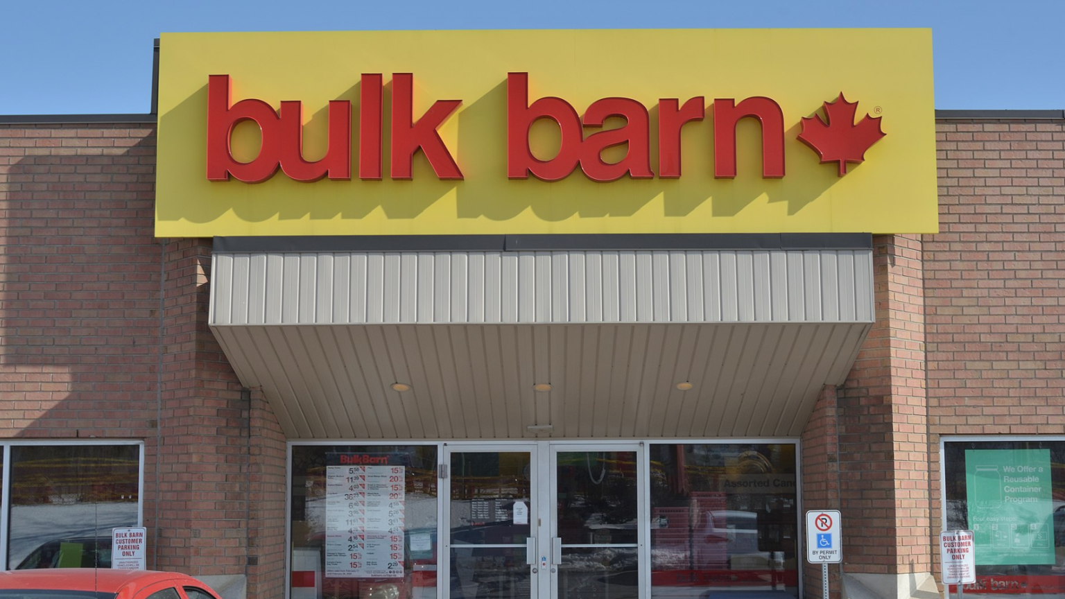 <p>A Bulk Barn store in Richmond Hill (Wikipedia.org)</p>
