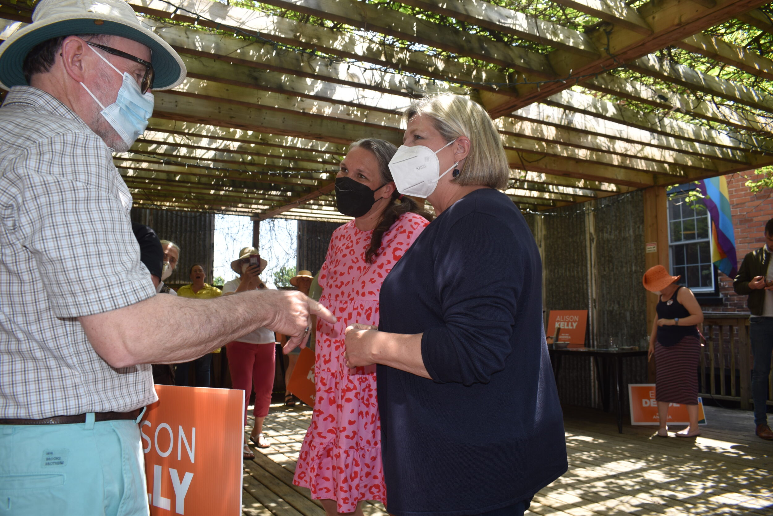 <p>Bay of Quinte NDP Candidate Alison Kelly and party leader Andrea Horwath meets with supporters in Bloomfield on Tuesday. (Jason Parks/Gazette Staff)</p>
