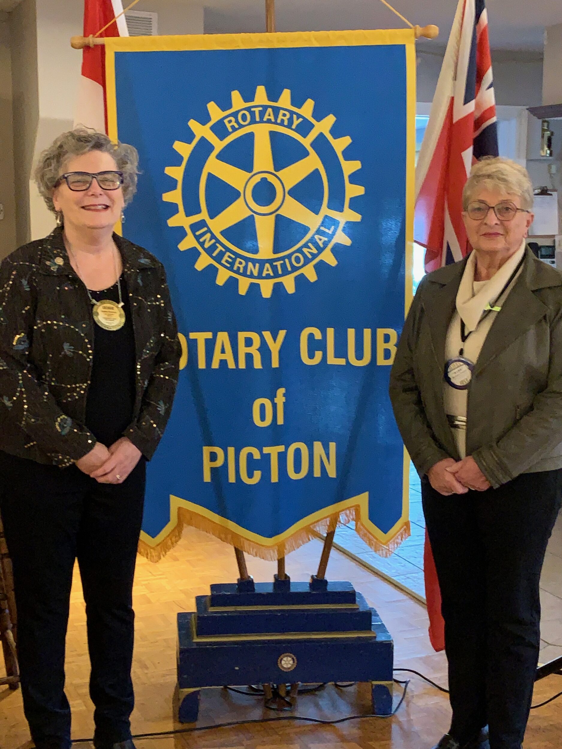 <p>Changing with the times  (From Left) Community Care Executive Director Debbie MacDonald Moynes and local Rotary President Barb Proctor at last week’s  meeting.  (Submitted Photo)</p>
