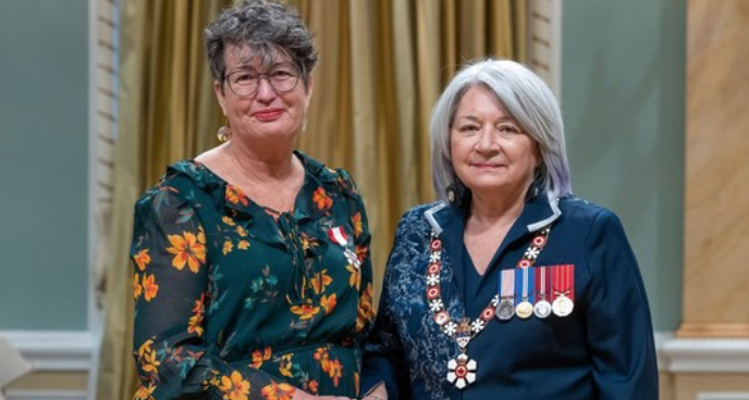 <p>Executive Director for the Community & Advocacy Legal Centre Michelle Leering receives the Order of Canada from Governor General Mary Simon in December, 2022. (PHOTO BY SUPPLIED BY CALC /MCpl Anis Assari, Rideau Hall)</p>

