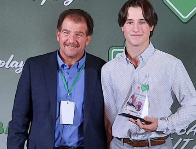 <p>BASEBALL ONATRIO’S BEST-  Baseball Ontario’s Frank Fascia presents Mitch Sills with the organization’s 2023 Top Pitcher award. (Submitted Photo)</p>
