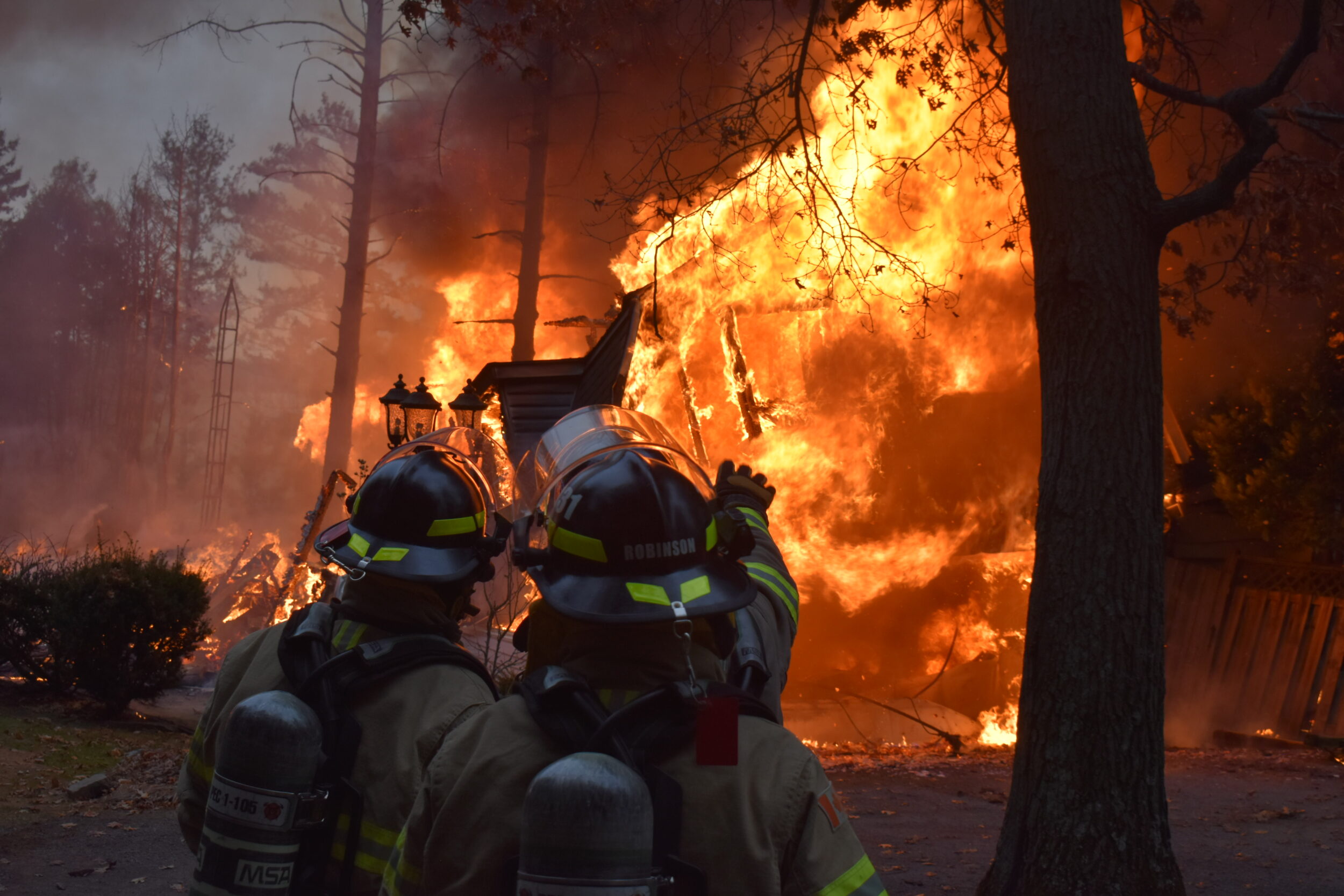 <p>Fire on the Adolphus Reach, 5 January 2024 (Jason Parks/Gazette Staff)</p>
