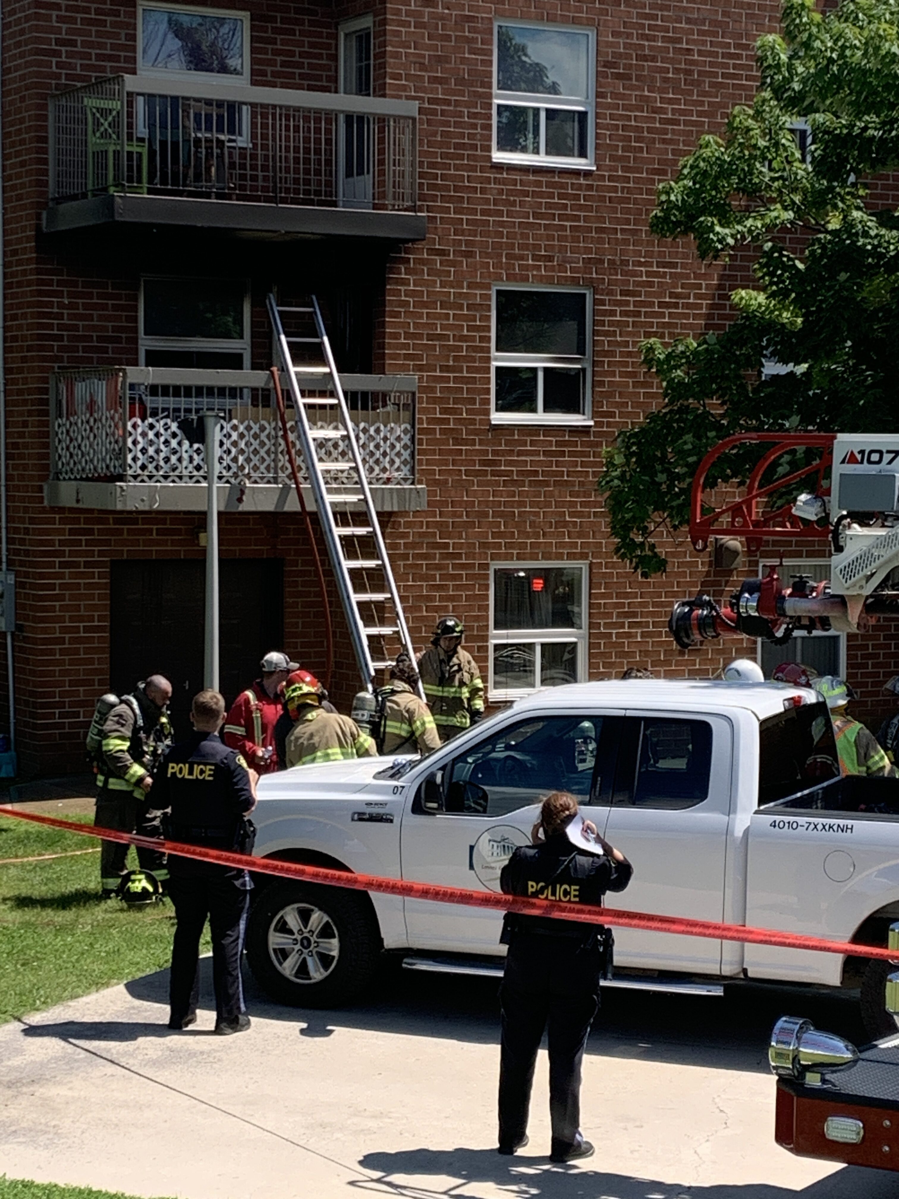 <p>Prince Edward County Fire Crews raced to the scene of an apartment fire at 113 West Mary St. Friday afternoon. An occupant of a second story residence was pronounced deceased at Prince Edward County Memorial Hospital. (Jason Parks/Gazette Staff)</p>
