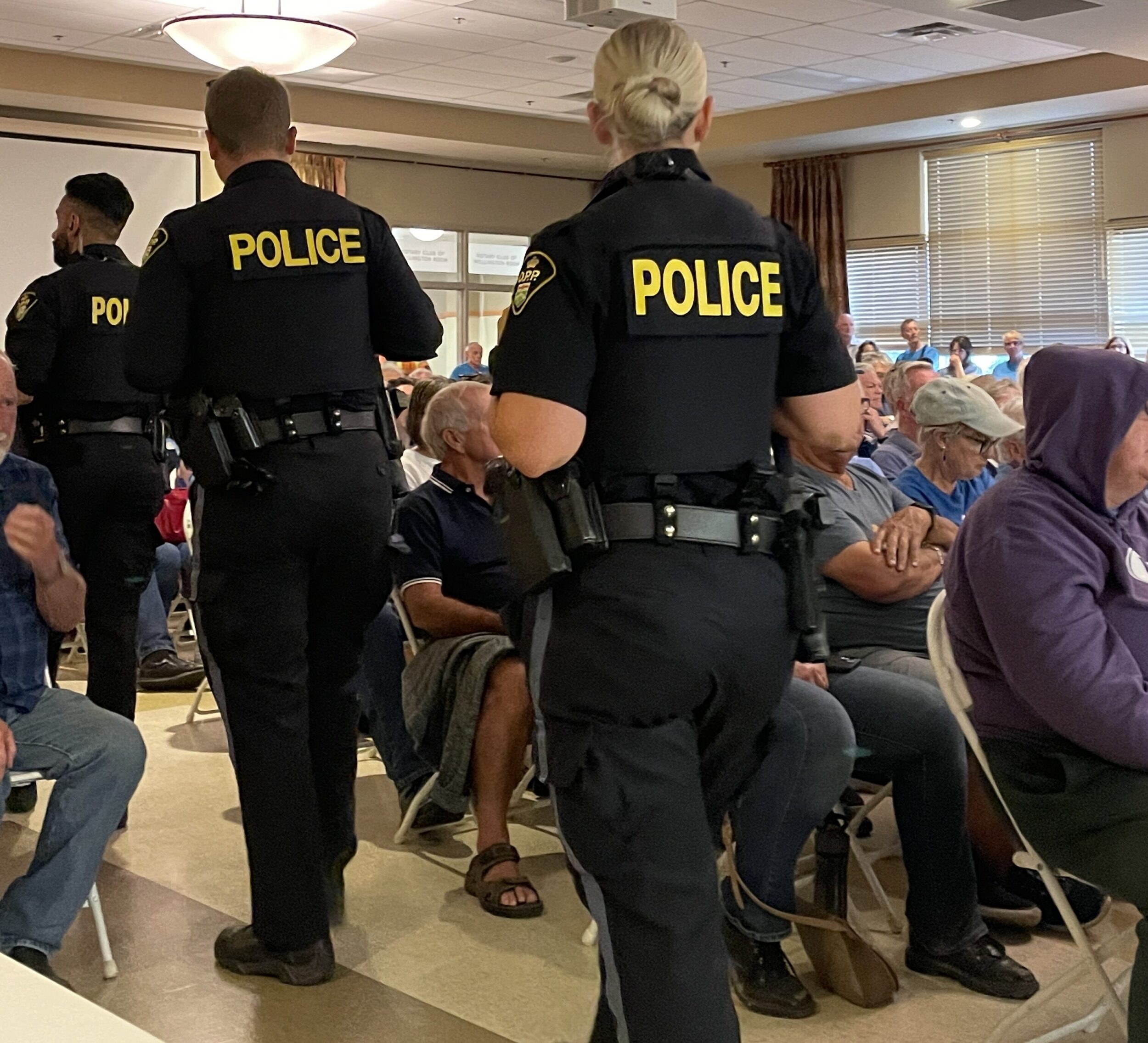 <p>Police presence at Council meeting in Wellington (Photo: Karen Valihora)</p>
