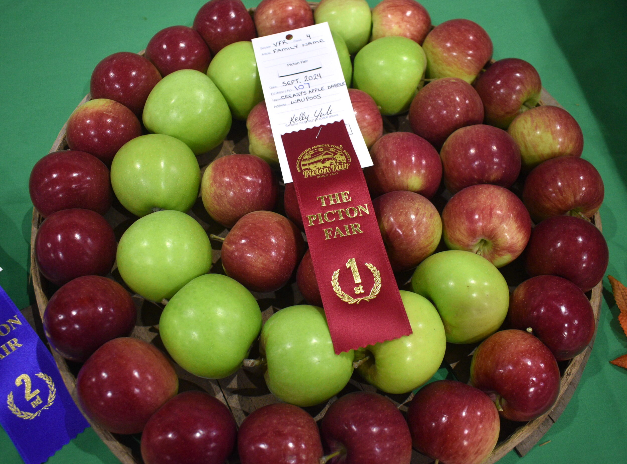 <p>A winning presentation by Creasy Apple Dabble farms in Waupoos. (Jason Parks/Gazette Staff)</p>
