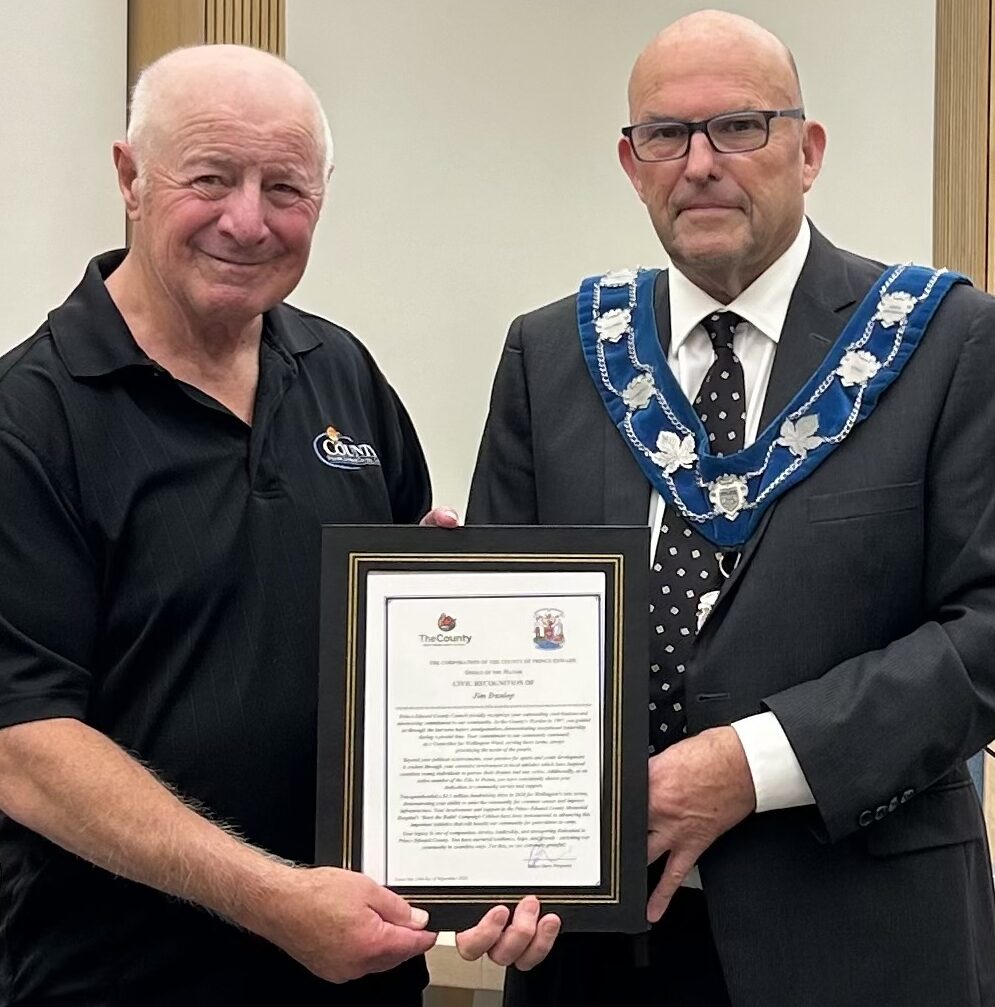 <p>Jim Dunlop and Mayor Steve Ferguson. (Jason Parks/Gazette Staff)</p>
