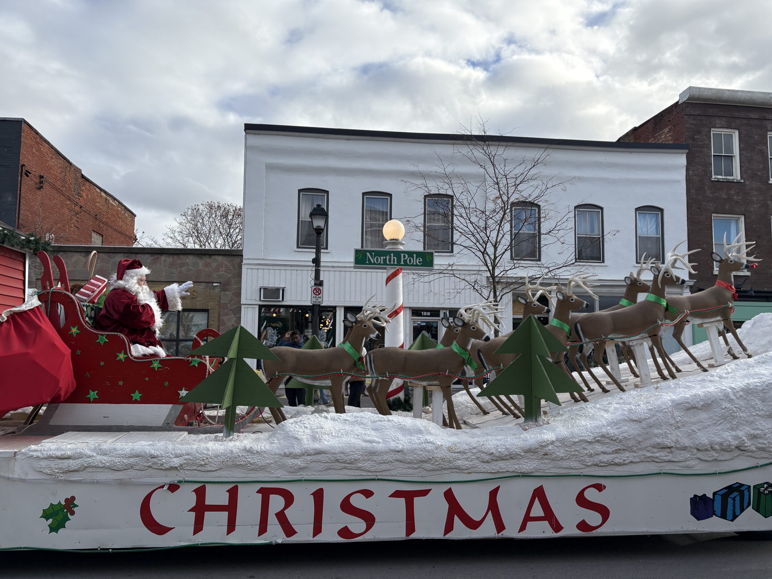 <p>Santa Claus Parade, Picton, 2024. (Photo: Karen Valihora / Gazette Staff)</p>
