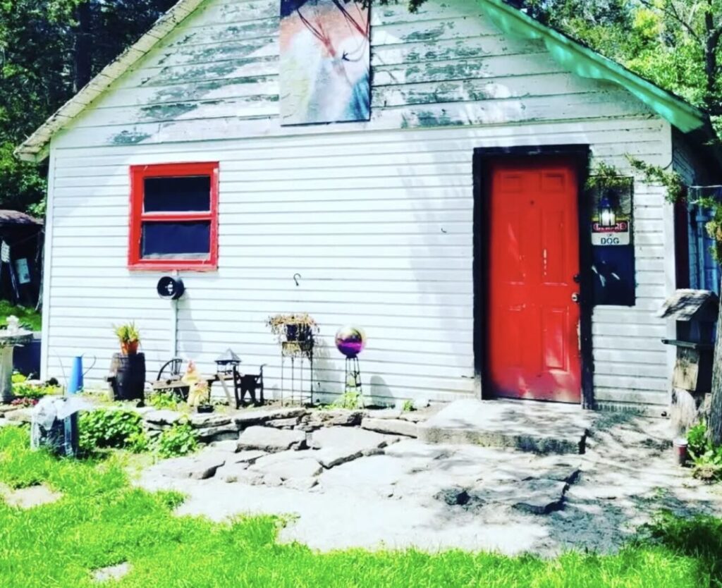 <p>A home at Kate’s Rest on Big Island</p>
