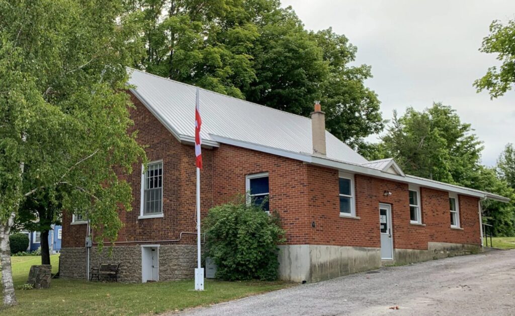 <p>Athol Town Hall</p>
