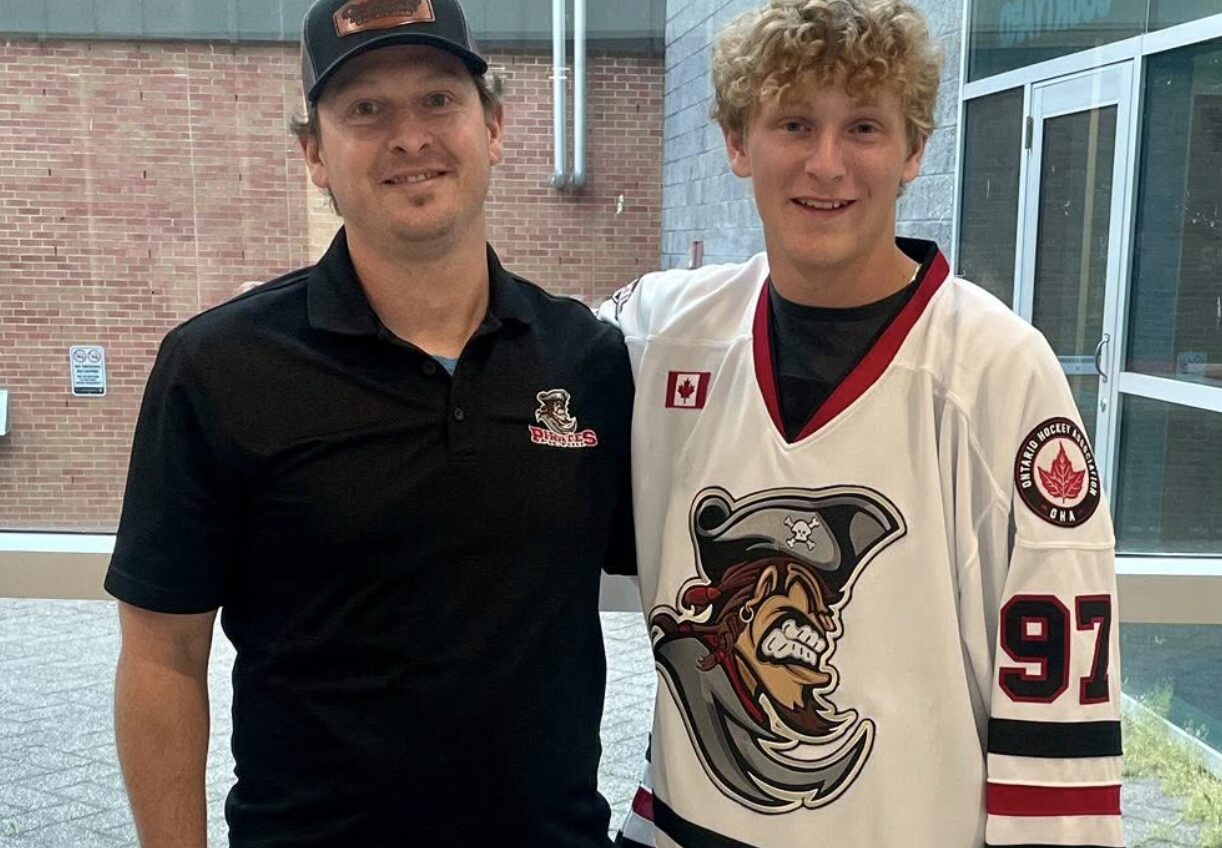 <p>Picton Pirates Director of Hockey Operations Chris Rice welcomes Wesley Jackson to the hockey club. (Supplied Photo)</p>
