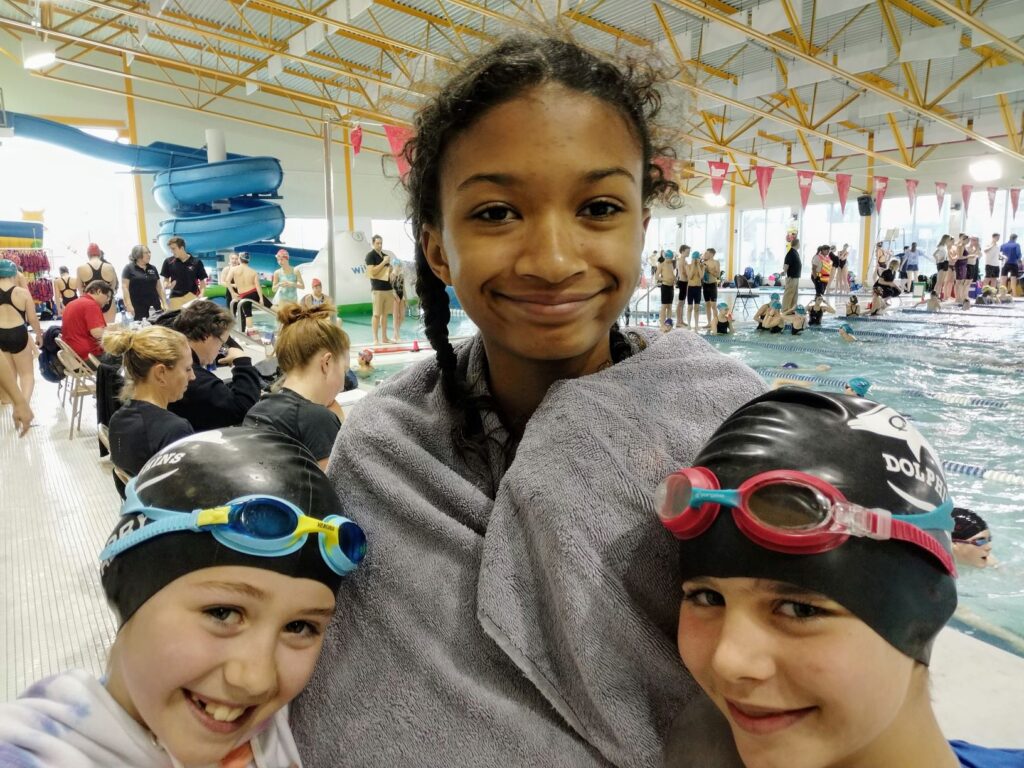 <p>Local swimmers represent the Dolphins at a 2018 swim meet. (Supplied Photo)</p>
