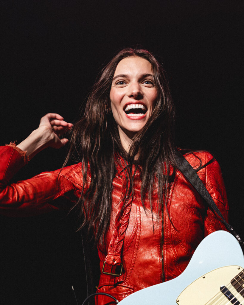 charlotte-cardin-bestlogan-