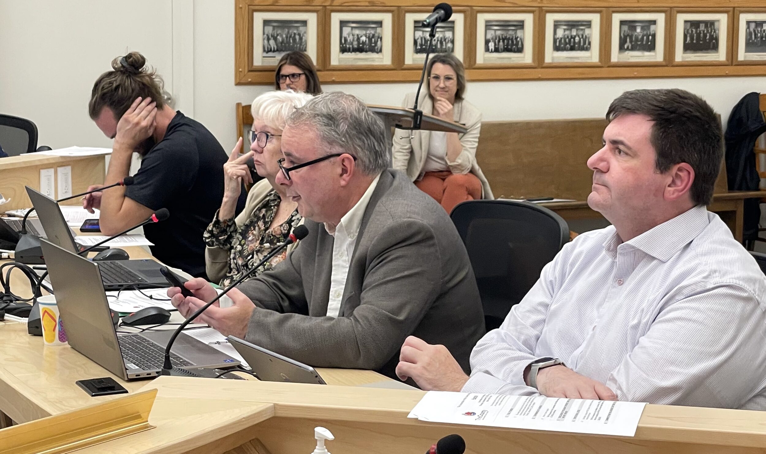 <p>Requirements for full scope water testing in severance applications were hotly debated<br />
at last week’s COTW. (ELEANOR ZICHY/GAZETTE STAFF)</p>
