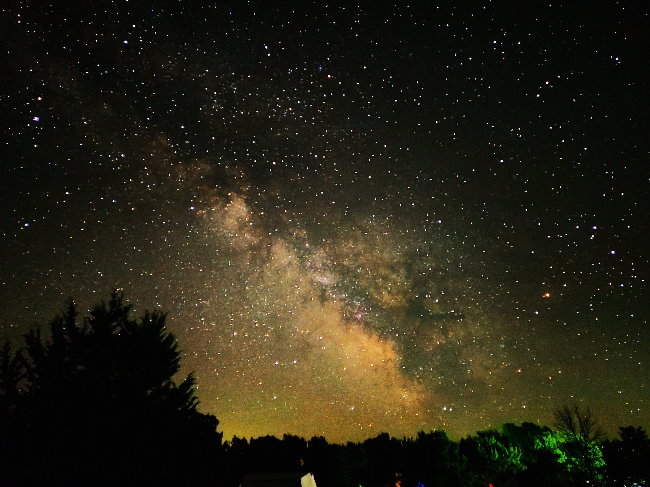 <p>Spectacular shot of the South Shore at night by Steven Burr. </p>
