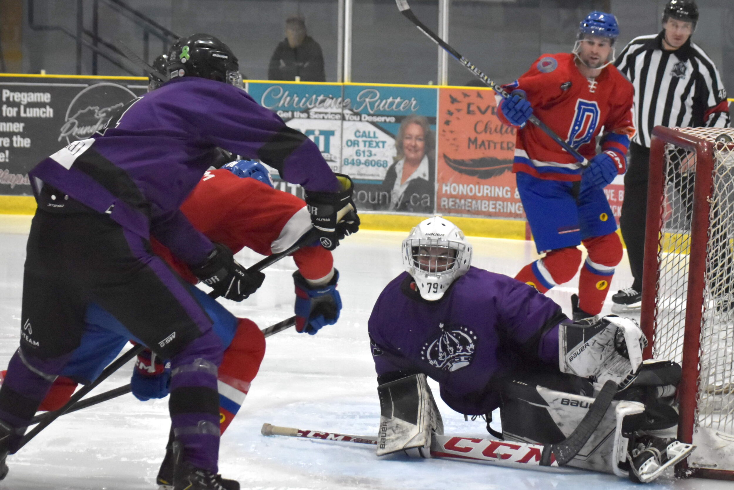 <p>County Royals netminder Nic McGrayne lays out to make a save during his club’s 5-4 loss to Deseronto Saturday night. (Jason Parks/Gazette Staff)</p>
