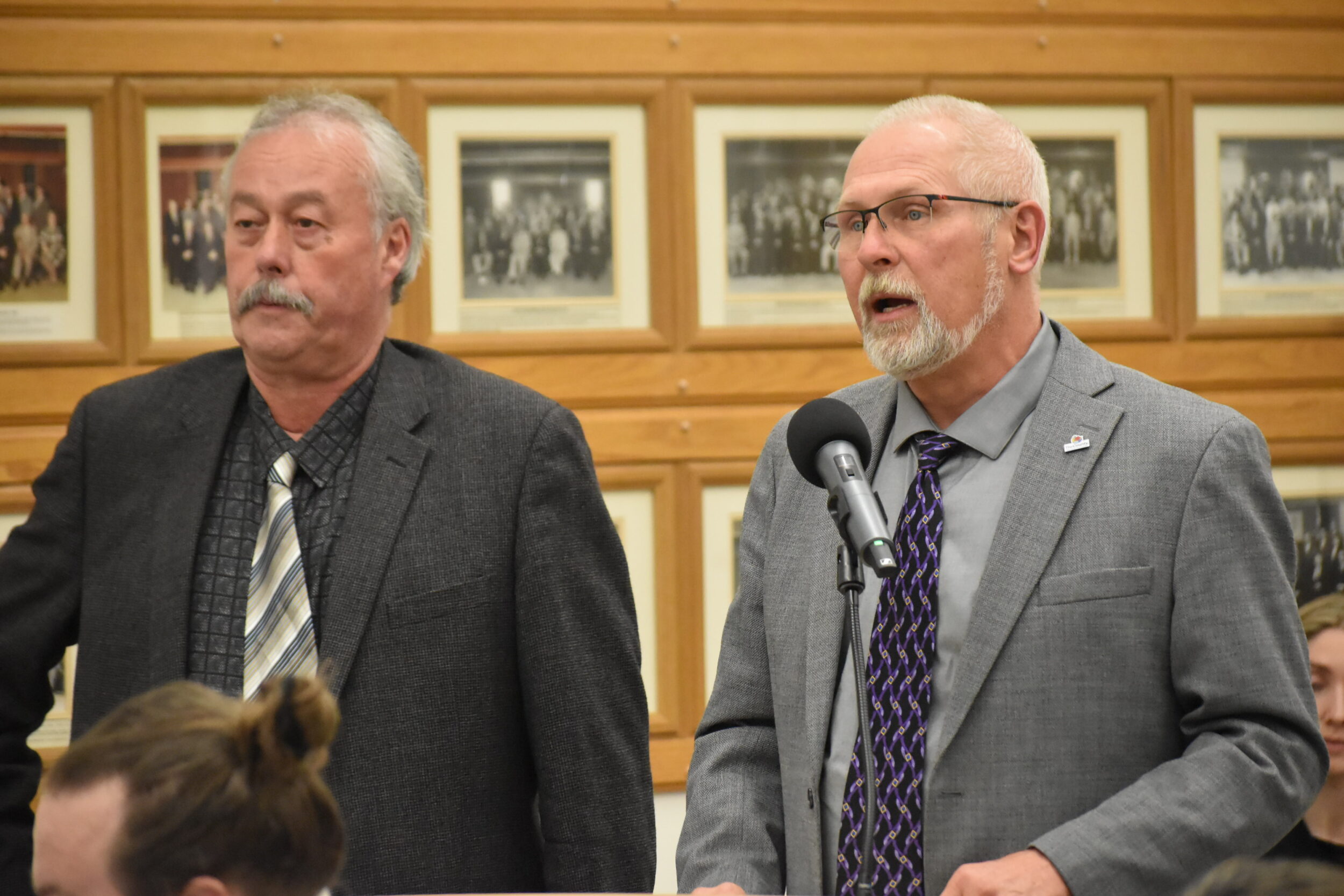 <p>Councillors Nieman and St-Jean report to Council on Affordable Housing initiatives (Eleanor Zichy / Gazette Staff)</p>
