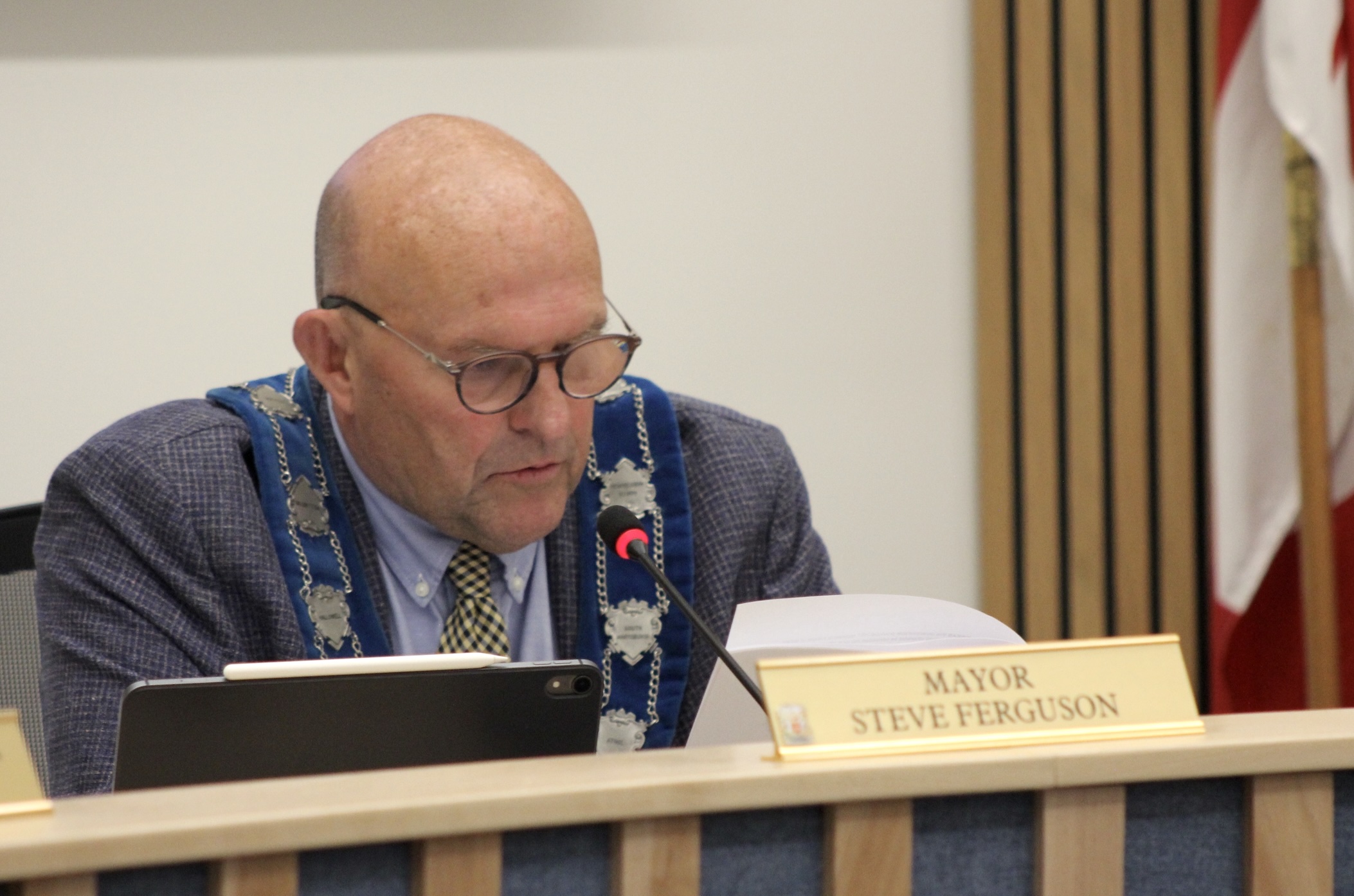 <p>Mayor Steve Ferguson speaks at Council September 8 (Josh Thomas/Gazette Staff)</p>
